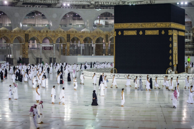 Saudi Arabia resumes Umrah after 6-month hiatus