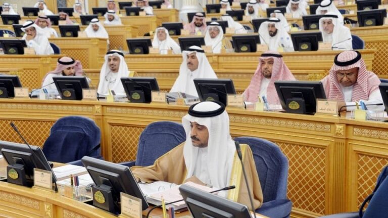 باحث إسرائيلي: بن سلمان أعاد تصميم مجلس الشورى تمهيدا للتطبيع