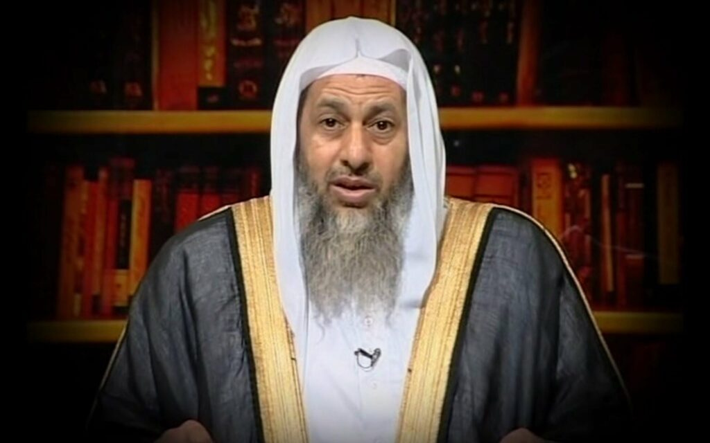 نظام آل سعود يفصل داعية إسلامي من قناة “صفا” بسبب “فتوى”