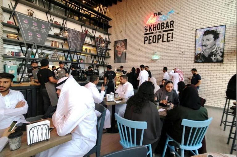 البطالة وكورونا والضرائب.. ثالوث أنهك الشباب السعودي