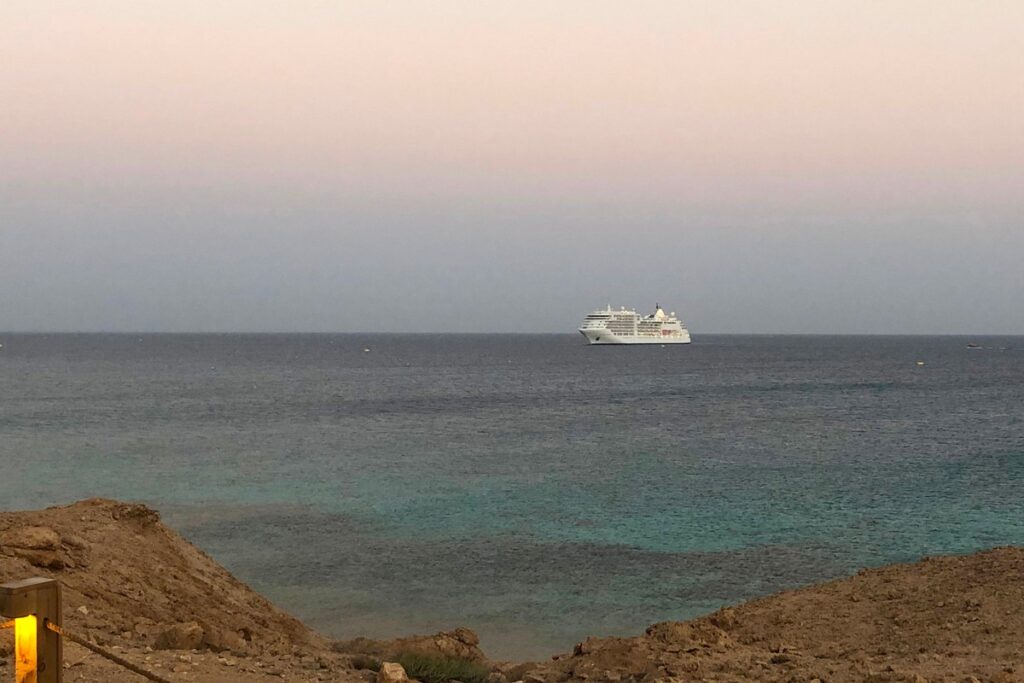 Saudi Arabia invests nearly $4bn in Red Sea tourism project