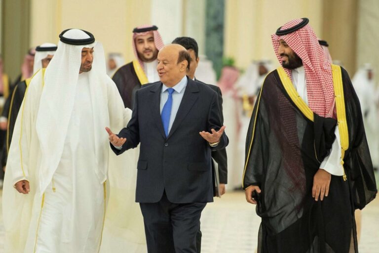 دور سعودي ممنهج لإضعاف الحكومة الشرعية في اليمن