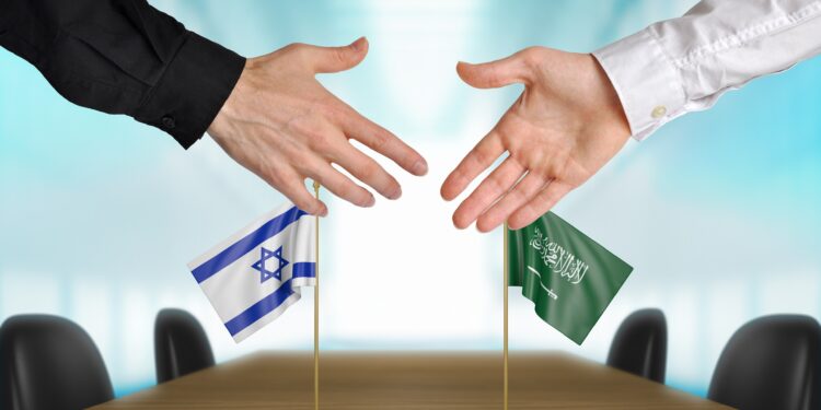 واشنطن تدفع لإعلان التطبيع السعودي الإسرائيلي هذا العام.. وهذه هي العقبات