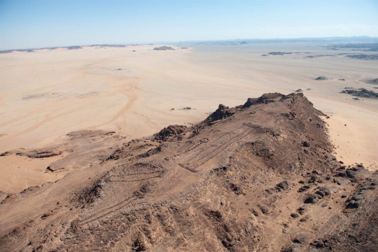 اكتشاف هياكل حجرية غامضة في السعودية عمرها 7 آلاف عام