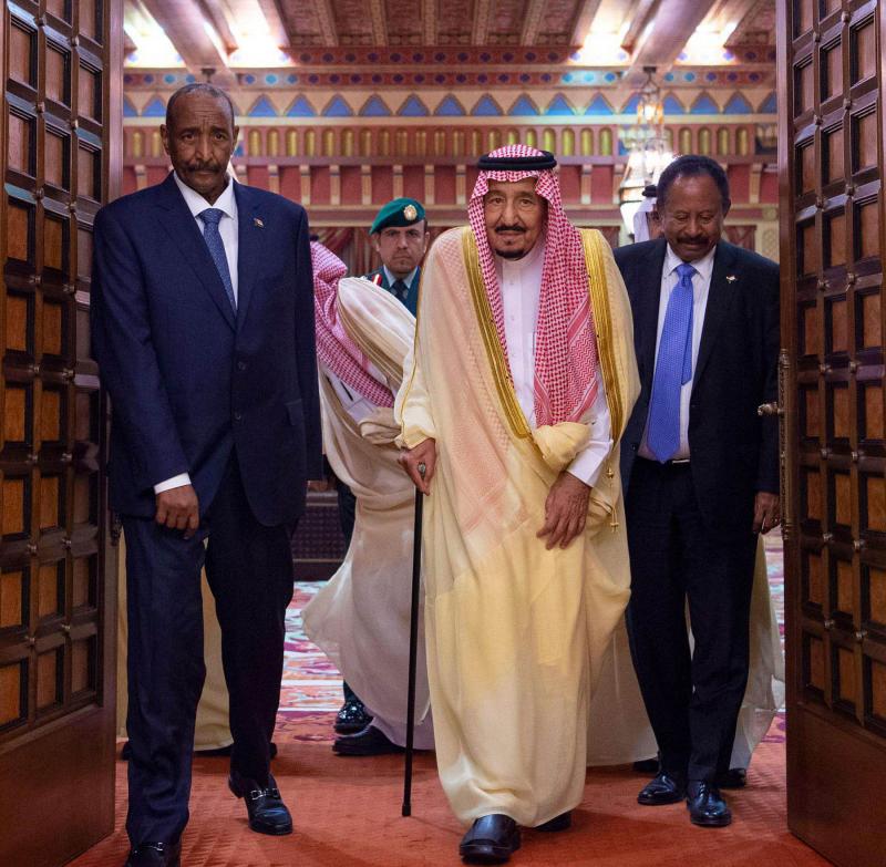 صراع سري بين السعودية والإمارات على النفوذ في السودان