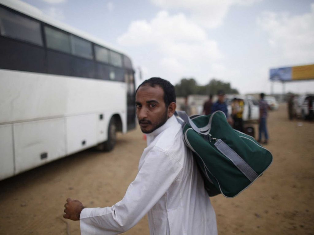 منظمات حقوقية تشكو للأمم المتحدة تسريح السعودية آلاف العمال اليمنيين