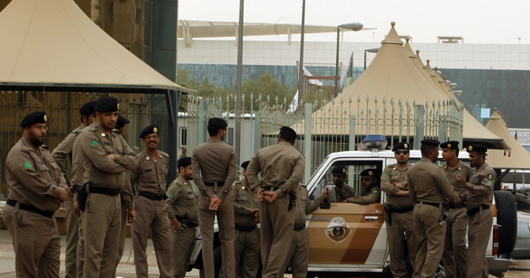 الكشف عن اعتقال ناشطة رأي في السعودية بسبب تغريداتها على تويتر