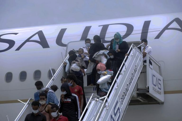 هيومن رايتس ووتش تطالب السعودية بوقف ترحيل المهاجرين التيغرانيين إلى إثيوبيا