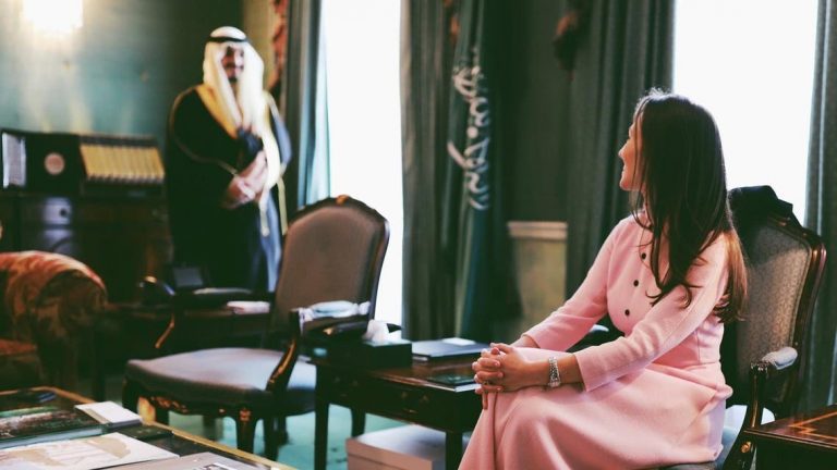 الكشف عن فضيحة مدوية لسفير السعودية في لندن
