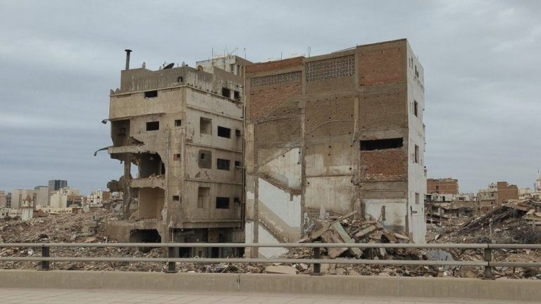 تقرير بريطاني: هدد جدة يثير مقاومة شعبية سلمية نادرة في السعودية