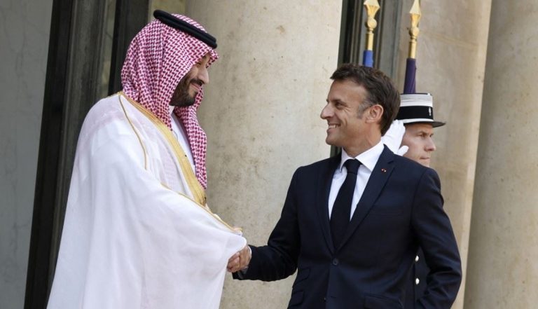 ماكرون عراب التستر على جرائم محمد بن سلمان