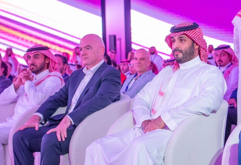 من نيوم إلى جدة سنترال: حقوق الإنسان الغائب الأكبر عن ترشيح السعودية للمونديال