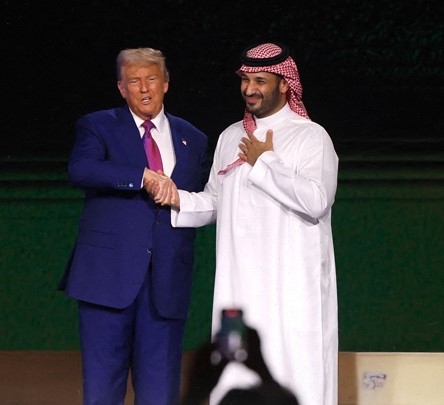 كيف قوض محمد بن سلمان مكانة السعودية من مانحة عالمية إلى دولة مديونة؟