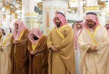 صلاة تحت الحراسة: ماذا يقول درع محمد بن سلمان عن علاقته بشعبه؟