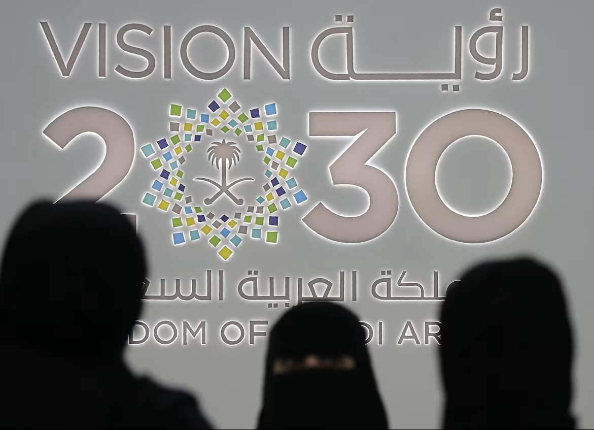 تقرير دولي: انكشاف السراب السعودي بدخول رؤية 2030 مرحلة الانهيار